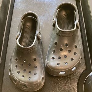 Crocs youth 4, women’s 6